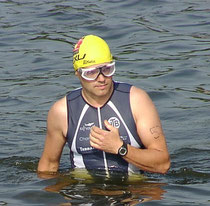 Rolf Schröder vor dem Schwimmstart...