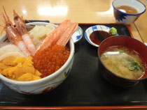 「いくら亭」の北海丼