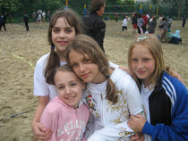 Tamara, Katharina, Bianca und Chiara debütieren beim Schulbeachcup
