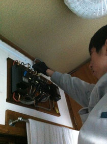 寺松電気 洗面所暖房器の取付工事