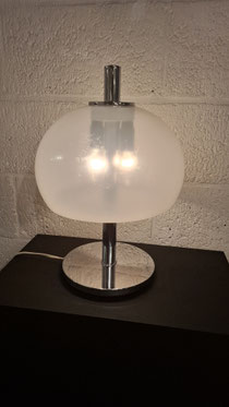 Design Tafellamp 1970 Prijs 150 € contacteer 0479 81 03 89 of antiek.atelier@skynet.be 