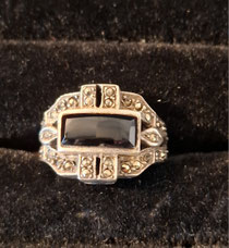 Ring in Art-Deco j´30,onix,zilver en markasiet, Prijs 85 €,contacteer 0479 81 03 89 