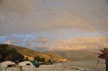 Man beachte den Regenbogen!