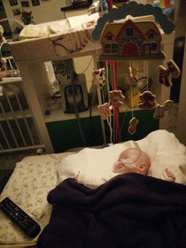 Frieda's Krankenbett an Versorgungsstation