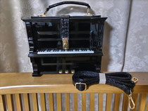 ピアノ型バッグです！