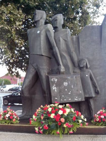 Monumentos aos emigrantes em S. Apolónia, Foto: Svenja Länder