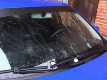 Die Teilkaskoversicherung kommt für Hagelschäden am Auto auf. Foto: Matthias Strauß