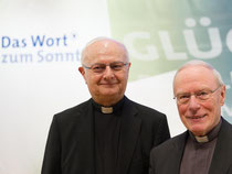 Der Vorsitzende der Deutschen Bischofskonferenz, Erzbischof Robert Zollitsch (l), und der Hamburger Erzbischof Werner Thissen bei der Jubiläumsfeier. Foto: Maja Hitij
