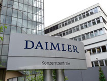 Es gibt Streit um die Werkverträge von zwei früheren IT-Experten von Daimler. Foto: Daniel Bockwoldt/Archiv