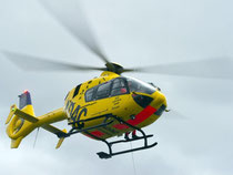Ein Hubschrauber der ADAC-Luftrettung während einer Übung in Brandenburg. Foto: Patrick Pleul/Archiv