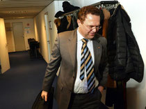 Knapp zwei Monate war er Bundeslandwirtschaftsminister - nun hat Hans-Peter Friedrich ein heikler Moment aus seiner früheren Zeit als Innenminister eingeholt. Foto: Peter Kneffel