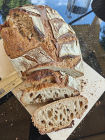 Rustikales Sauerteig Brot