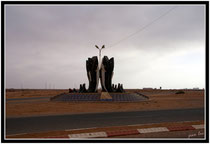 monument des requins à tan tan plage, maroc