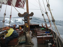 NOUS PRENONS 40 NOEUDS DE VENT LA MER EST TRES FORMEE