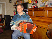 Guy Delfino pianiste, accordéoniste, animateur musical et prof de musique