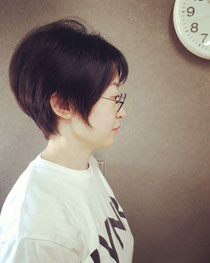 通勤で店の前を通り、「看板が変わったなぁ」と気になってたと初来店のお客様。ボブからショートへ。子供ちゃんと寝落ちするとか育児も大変なママさん。シャンプーなど楽になるといいな。ありがとうございました✨
