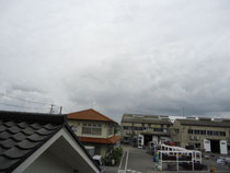 会社から見えるどんより空です