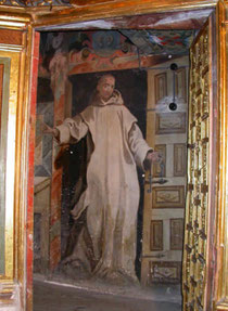 Sakristan mit dem Schlüsseln in der Hand