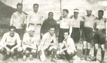 Integrantes del Llodio Club antes del comienzo de uno de sus partidos
