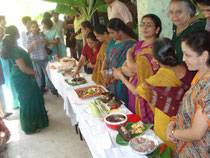 Une manifestation sur le thème « Les Aliments Oubliés du Futur » avec des recettes anciennes pour la plupart incluant des millets,  au magasin biologique   « The green Path », Bangalore, 2010.