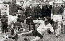 Szene aus dem 1:1 im Aufstiegsspiel 1965 gegen die Spvgg Feuerbach