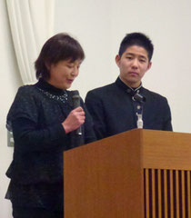 梶原啓子さんと能代北陽高校生徒さん