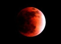 2011年12月10日皆既月食。23:30頃撮影