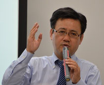 熱弁を奮う山田先生