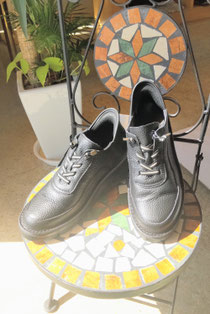 Millasports 6−MA9 ブラック23.5 ¥17,600（税込）ハンズフリーシューズ