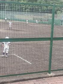 高校野球秋季大会　本大会一回戦　9回裏　ファーストで高校野球デビューでした✨✨