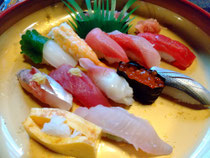 敬老の日にいかがですか👴👵店内ご飲食¥3300　出前テイクアウト¥3240
