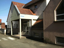 L'entrée rue de l'école