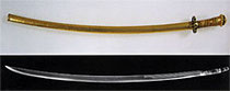 琉球王家の宝刀・千代金丸。刀身は日本製だが、柄は日本に見られない片手柄の“異形の刀”。尚家伝来品、那覇市歴史博物館蔵。