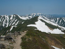 大朝日岳山頂より縦走路