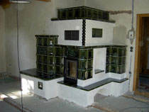 Kachelofen mit Wassertechnik, Einbindung in einen Warmwasser-Pufferspeicher