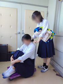 運ばれる先輩、ガタンゴトン