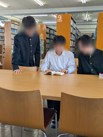 一緒に本を読んでいる感じです📚