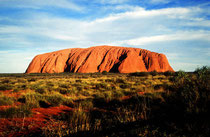 Ayers Rock (Uluru) ist für die Aborignines in Australien ein Heiliger Berg, den zu betreten zu bestimmten Zeiten tabu ist