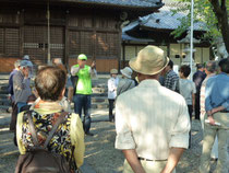 入海神社本殿前