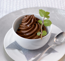 © http://www.essen-und-trinken.de/rezept/224246/minz-schokomousse.html