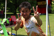結成間もないディスクヴィレッジのユニフォームを着て。