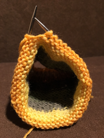 Socken stricken auf der Rundstricknadel