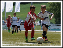 Der JFV Weimar/ Lahn und unser FSV Schröck Zweikampf um den Ball