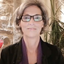 Angie Claire Life Expert e Spiritual Mentor, Business Executive Coach, world-class expert on overcoming difficult situations and will-power development