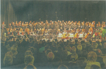 Feiert 30-jähriges Bestehen: Der Cornelius-Burgh-Chor des Heimatvereins der Erkelenzer Lande. Das Foto zeigt den Chor bei der Aufführung von Bachs Weihnachtsoratorium am 12. Dezember 2010. Foto: Chor