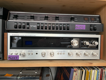 Receiver Pioneer QX-646 4 Channel Quadro Receiver Frontansicht Silber Holzseitenteile UKW MW 1973