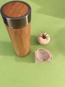 Items in the Luxe Pineapple Experience Luxe Pineapple Box