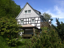 Ferienwohnung, EG, Erdgeschoss, seniorenfreundlich, seniorengerecht, für Senioren, Terrasse, Liegewiese, Garten, Grill, WLan, Schmallenberg, Nordrhein-Westfalen, Sauerland, Hochsauerland