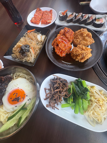 中学からの友達と韓国料理を食べました😍