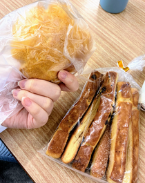 三年生にして初めてパンを買いました🥖